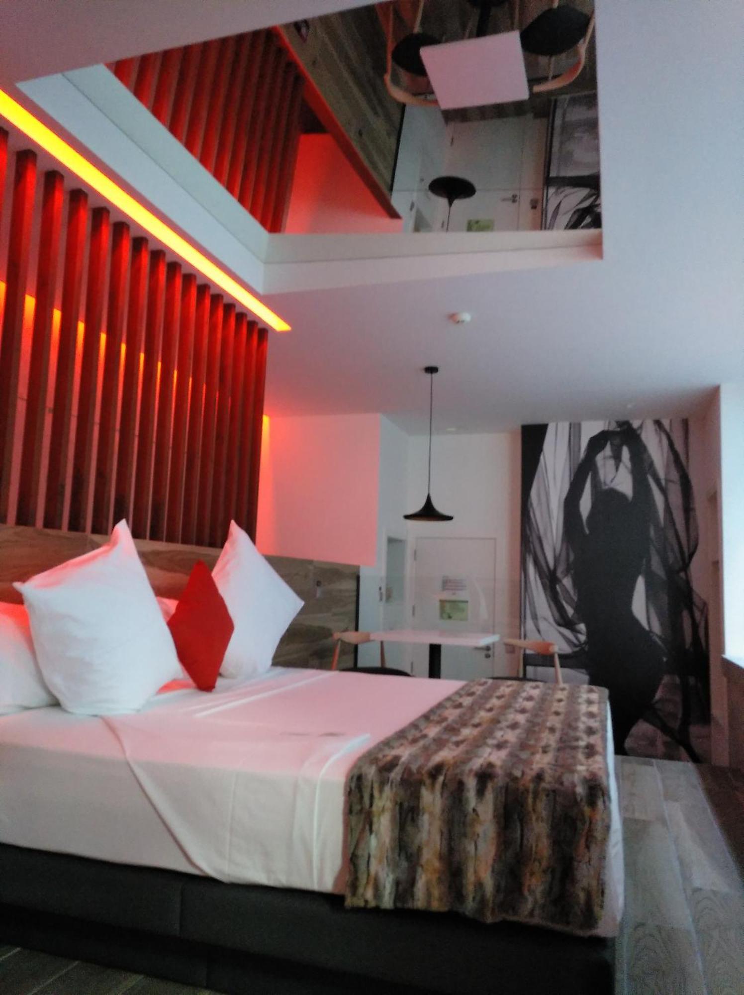 Hotel Loob Valencia Mislata Buitenkant foto